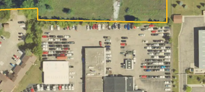 Upgraded Automotive Property with Paint Booth