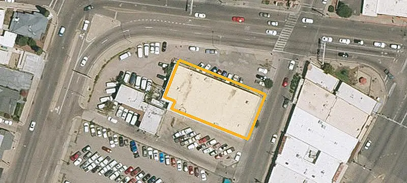 Mixed-Use Commercial Block