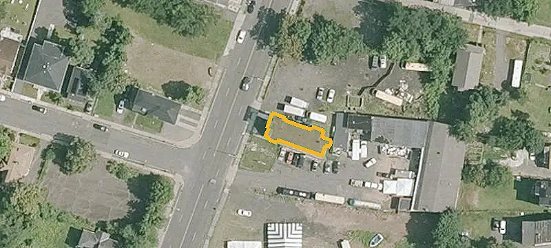 Mixed-Use Property with Four Commercial Areas