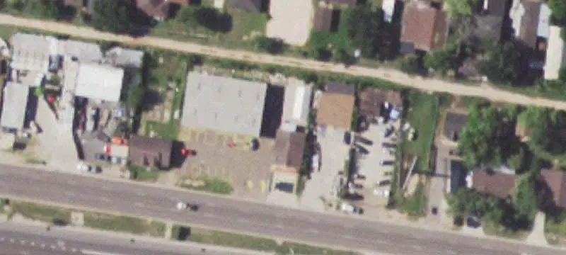 Automotive Property with Parking