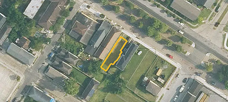 Two-Unit Split-Level Duplex