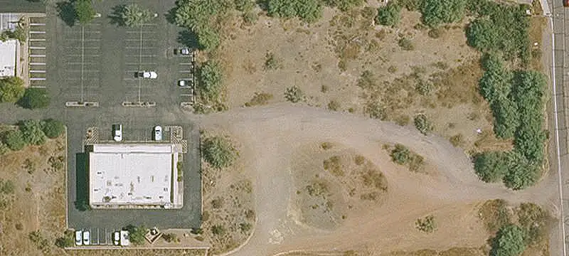 Signalized-Intersection Commercial Land