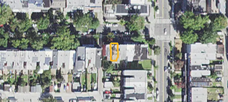 Renovated Duplex with Rooftop Deck
