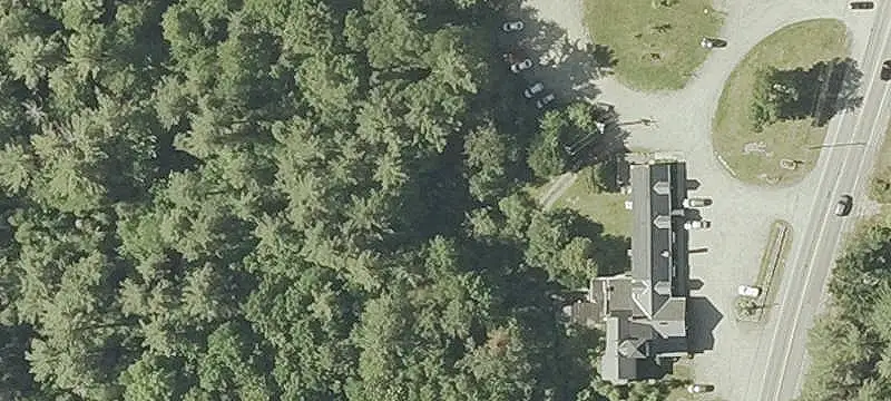 Mixed-Use Property with 12 Rooms