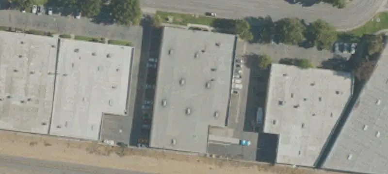 Freestanding Warehouse with Loading Doors