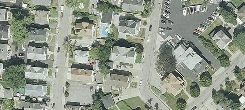 6-Unit Apartment Building