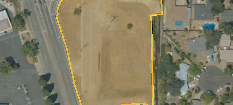 Signalized Commercial Land