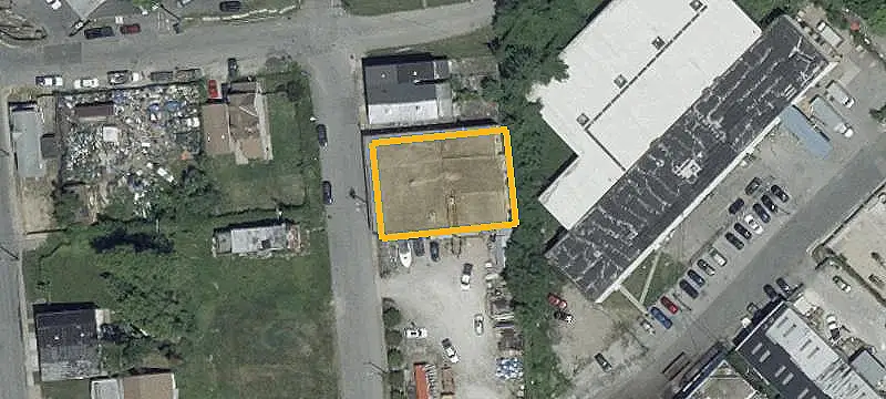 Renovated Flex Space with Fenced Yard