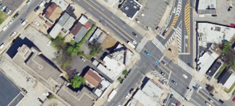 Single-Tenant Storefront with Rooftop Billboard