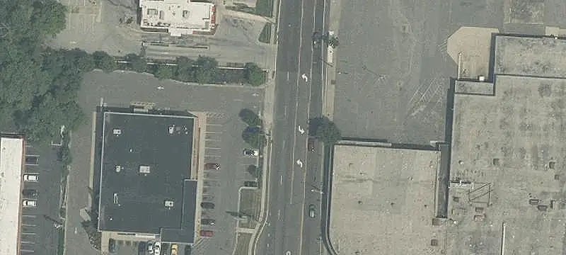 End-Unit Storefront Space