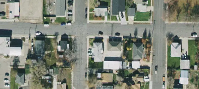 6-Unit Apartment Building