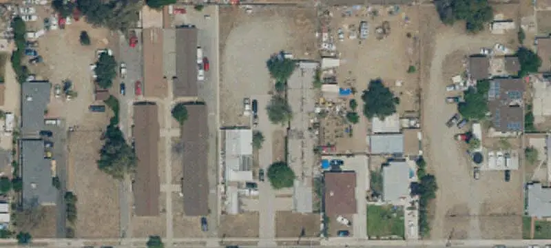 6-Unit Apartment Building