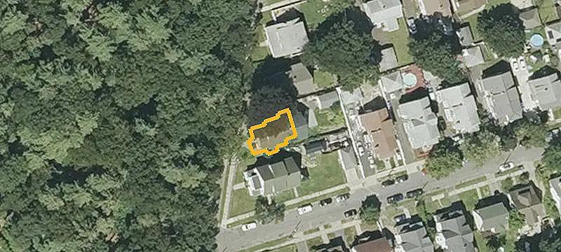 Three-Level Duplex Near Forest Park