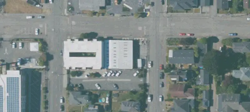 Fenced Flex Building with Covered Workspace