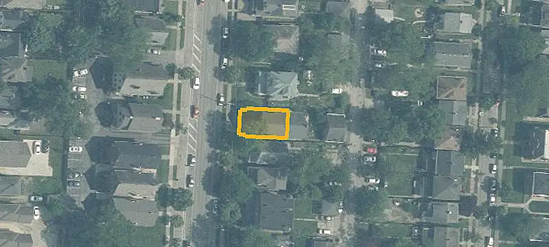 8-Bedroom Duplex with Garage