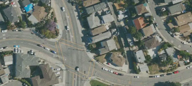 Triplex Near Public Transit