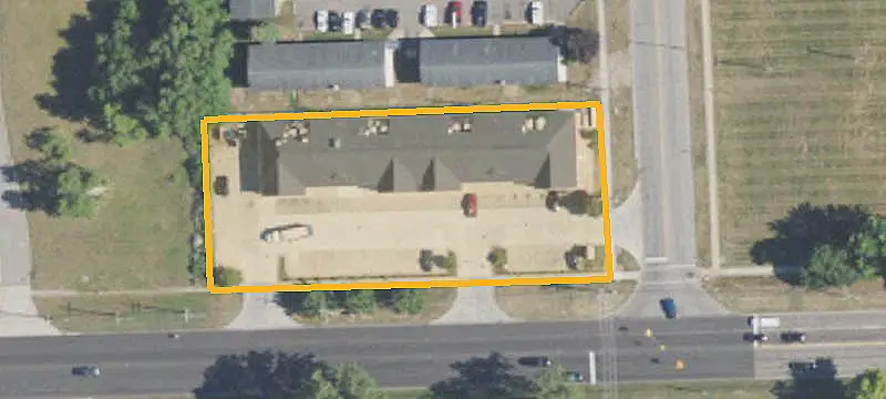 Retail Space in Busy Center