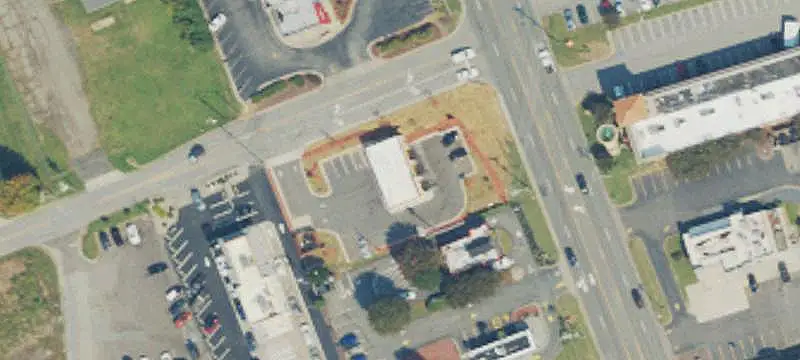 Signalized-Access Commercial Land