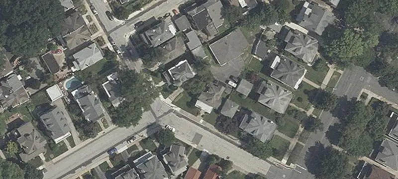 Stone Garage and Parking Property