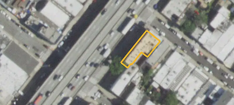 Industrial Building with Secured Yard