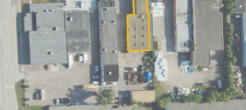 Warehouse with Multiple Overhead Doors