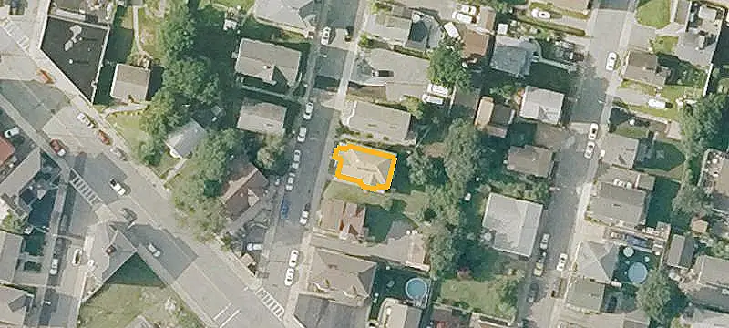 Multifamily Property with Hardwood Floors