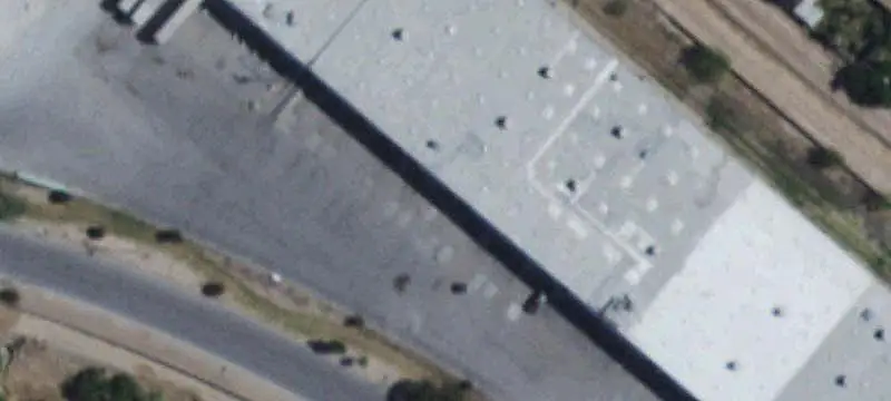 Multi-Suite Warehouse With Loading Access