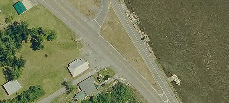 Mixed-Use Property with Boat Shed