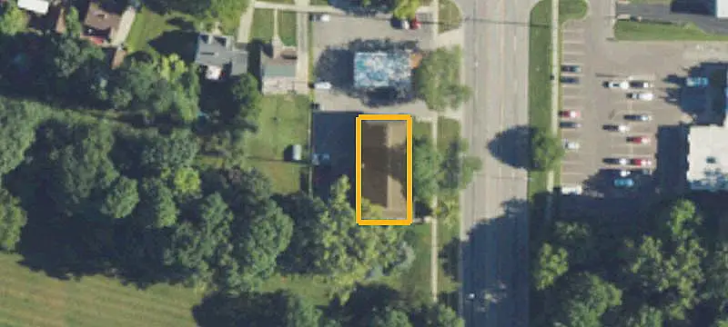 17-Unit Apartment Building