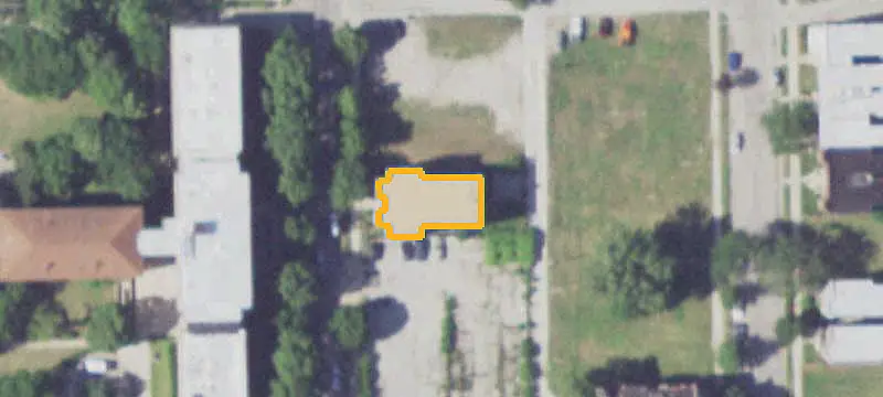 Multifamily Building With Garden Unit