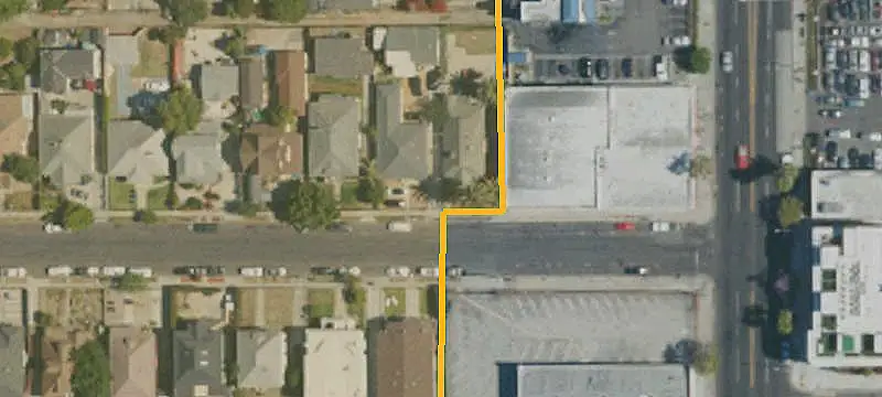 3-Residence Multifamily Property