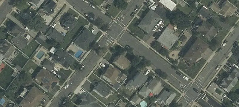 Top-and-Bottom Duplex with Porch