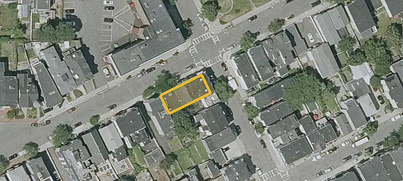 Convenience Store Condo with Equipment