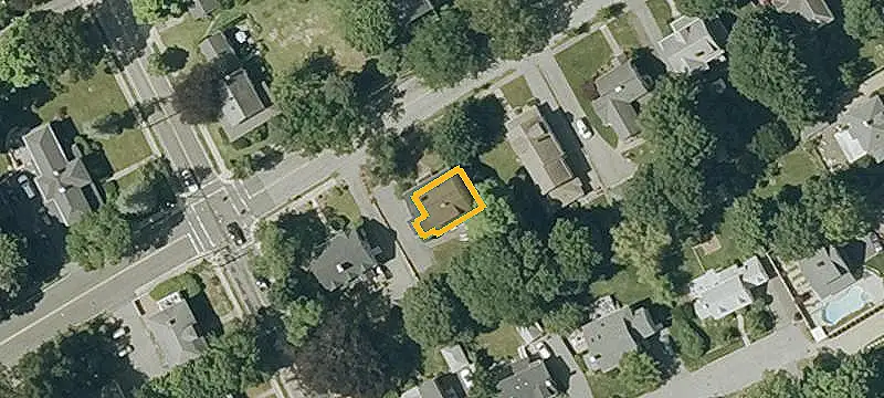 Two-Family Duplex with Flexible Layout