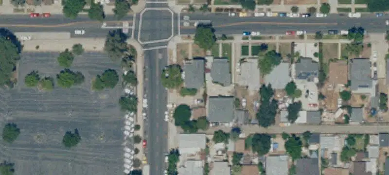Three-Unit Triplex with Open Yard