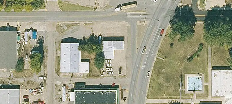 Vacant Grocery and Convenience Store
