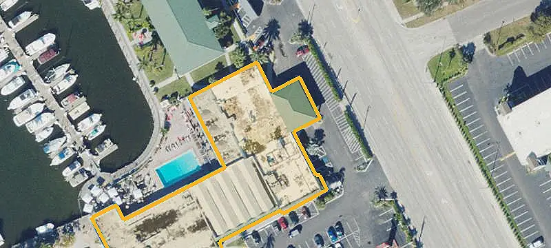 Updated Waterfront Rental Studio