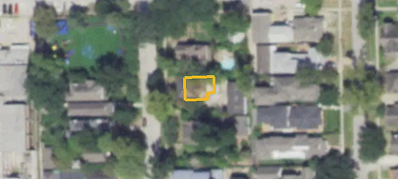 Eight-Unit Apartment Building
