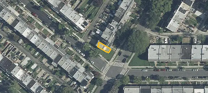 Brick Quadplex with Vacant Unit