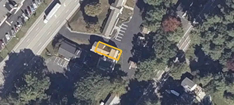 11-Room Motel With Cottages