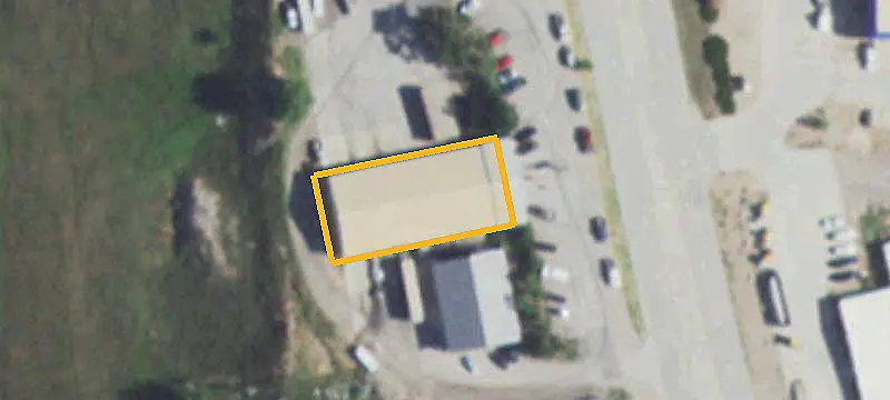 Auto Service Shop With Warehouse