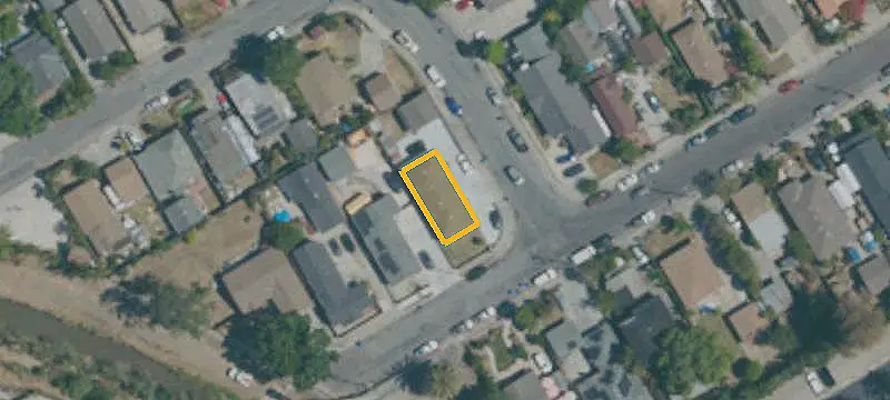 Single-Story Duplex with Garages