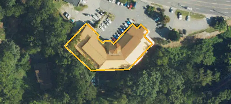 Four Seasons Plaza Retail Space