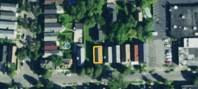 Renovated Triplex with Rear House