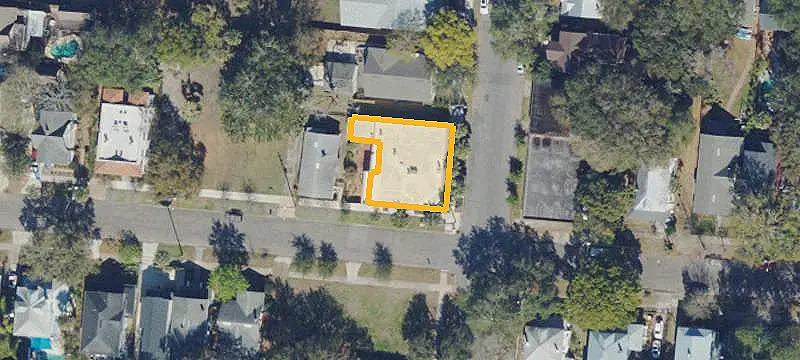 Freestanding Mixed-Use Property with Courtyard