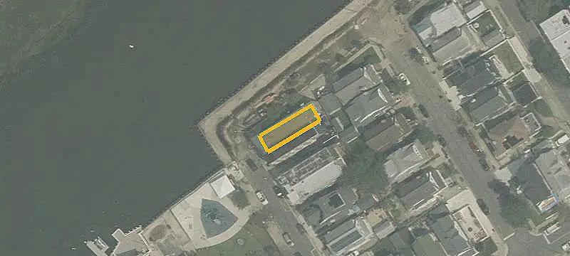 Bay-View Duplex with Two Units