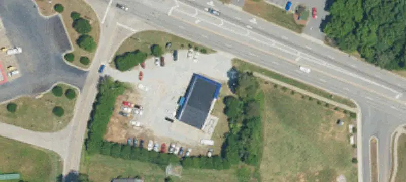 Auto Service Facility with 9 Bays