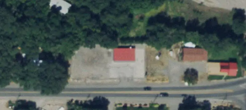 Vacant Flex Space with Fenced Yard