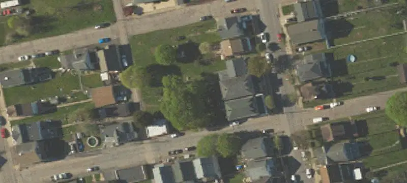 Three-Bedroom Duplex with Yard