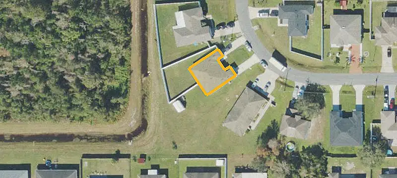 Two-Unit Duplex with Private Yards